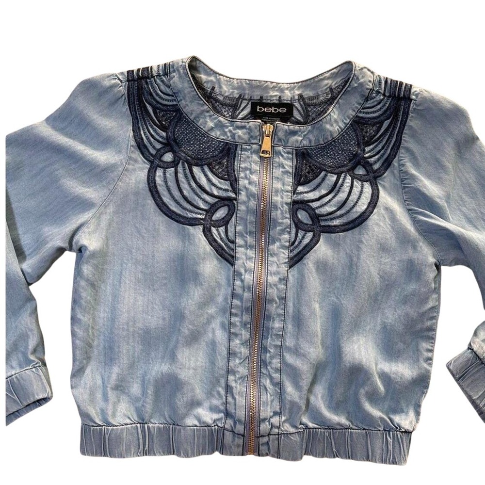 Bebe Bomber Jacket Womens XXS Blue Excellent Embroidered Crochet Chambray Zip